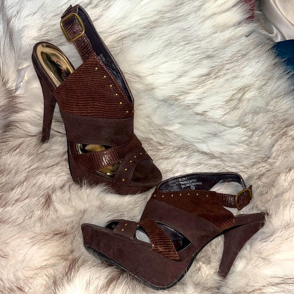 Brown platform heel , very comfortable and supportive - Picture 1 of 3